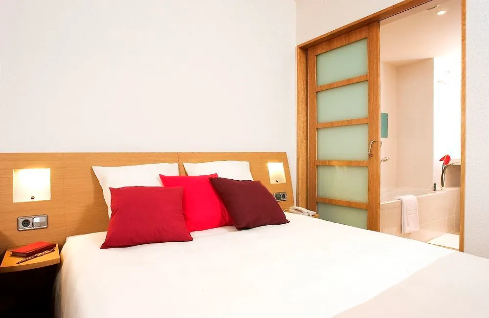Hotel Ibis Cornella Cornellá de Llobregat 2*,