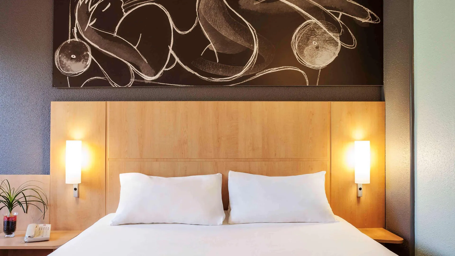 Ibis Cornella Hotel Cornella de Llobregat 2*,  Spain