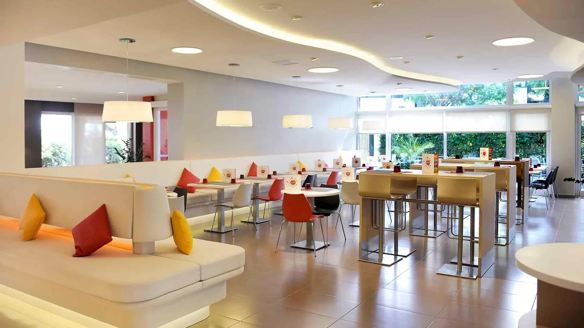 Ibis Cornella Hotel Cornella de Llobregat