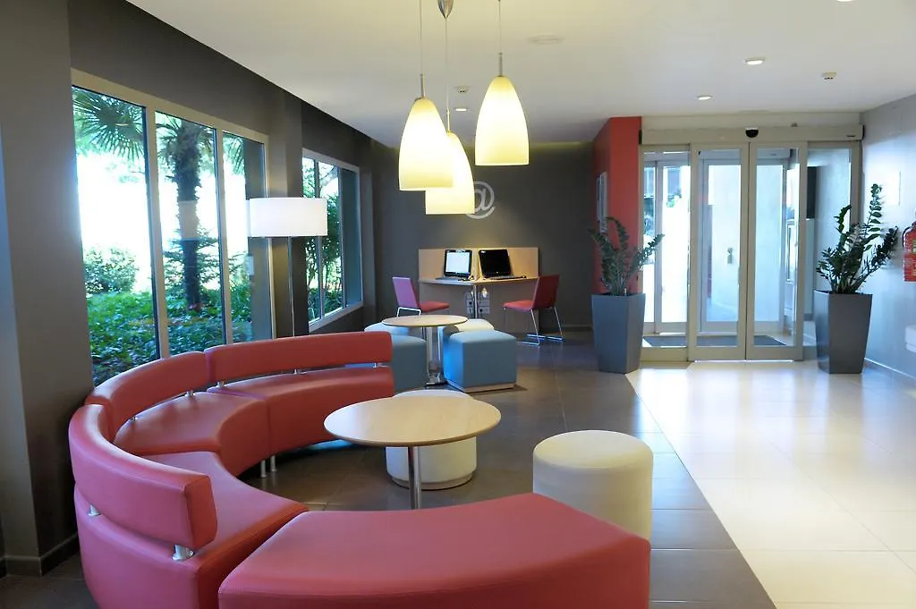 Ibis Cornella Hotel Cornella de Llobregat